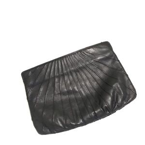 🎉HP🎉🖤Chic Black Italian Leather Handbag »Shiny Textured🖤Zipper Purse